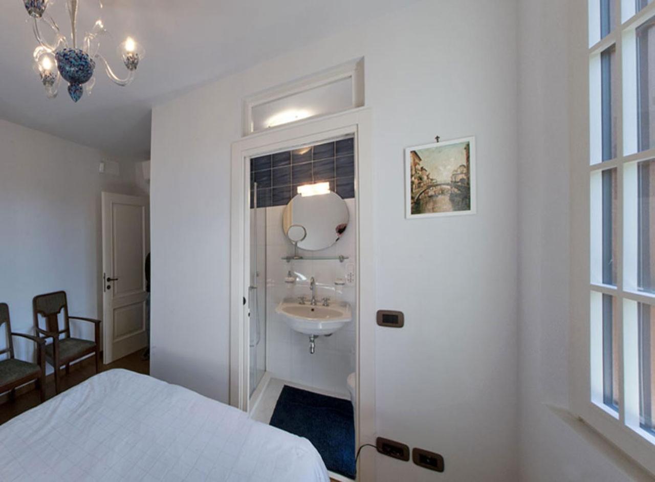 Villa Contarini B&B Venedig-Lido Exteriör bild